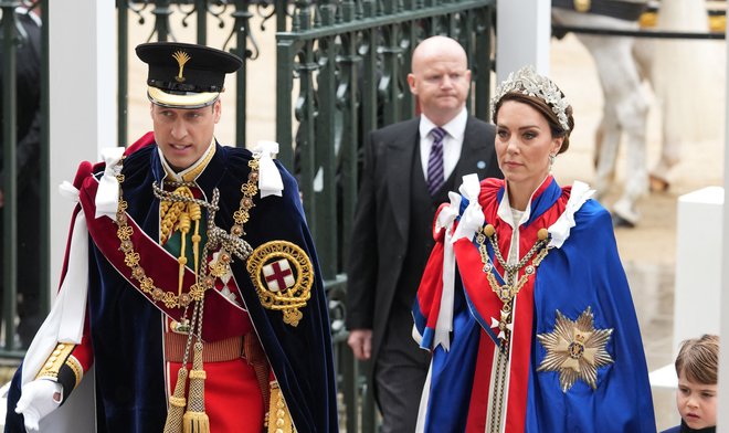 Danes bo skupaj z otroki, desetletnim Georgem, devetletno Charlotte in šestletnim Louisom v kočiji prepotovala del poti parade. FOTO: Pool/reuters