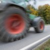 Huda prometna nesreča na območju Moravč: traktoristu ni bilo pomoči