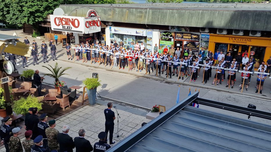 Fotografija: Slovesni začetek jubilejnega tekmovanja je bil tudi tokrat na Bledu. FOTOGRAFIJE: Arhiv Brajnikovega Memoriala