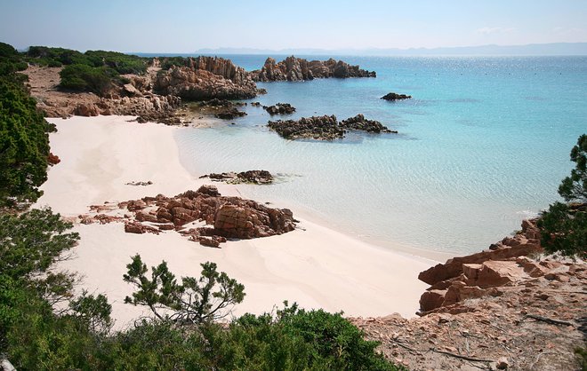 Spiaggia Rosa oziroma Rožnata plaža. FOTO: Gianluigibec77, Getty Images