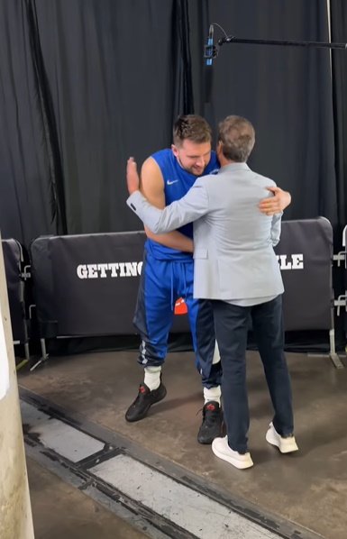 Fotografija: Trenutni predsednik slovenske Vlade in naš NBA zvezdnik. FOTO: Instagram/Tina Gaber