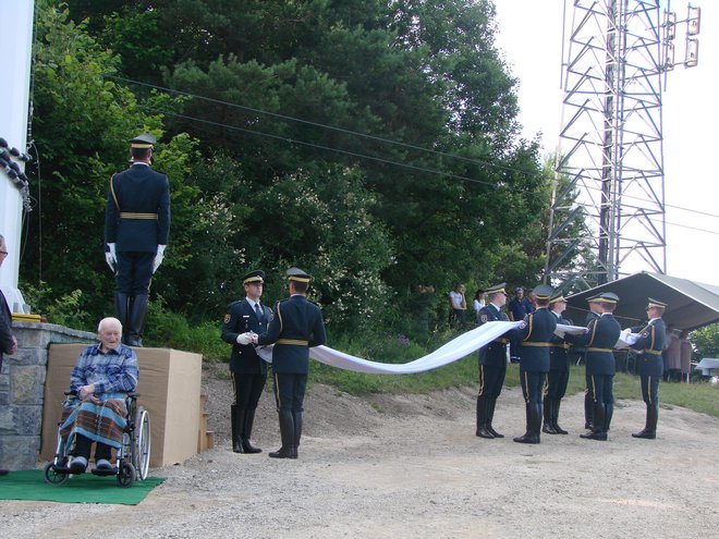 Garda Slovenske vojske jo je najprej odvila. FOTO: Tomica Šuljić