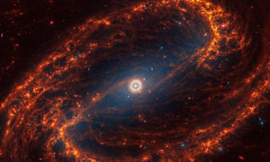 Fotografija: Spiralne galaksije so ime dobile po svoji značilni obliki. FOTO: Nasa Via Reuters