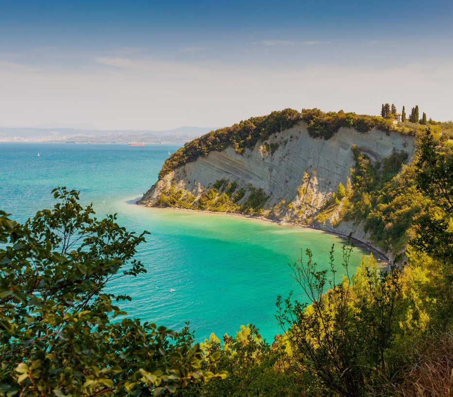 Fotografija: Po zadnji lestvici platforme Enjoy Travel sta pred Mesečevim zalivom, na sliki, samo še plaži v Avstraliji in na Novi Zelandiji. FOTO: Bepsimage/Getty Images