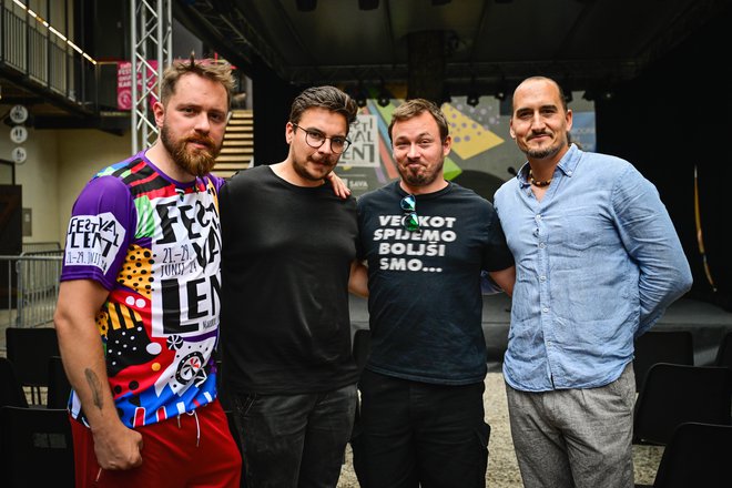 Alen Mastnak, Marko Žerjal in Vid Valič so odprli Standup oder, ki ga soustvarja David Gorinšek (skrajno levo). FOTO: MP Produkcija/pigac.si