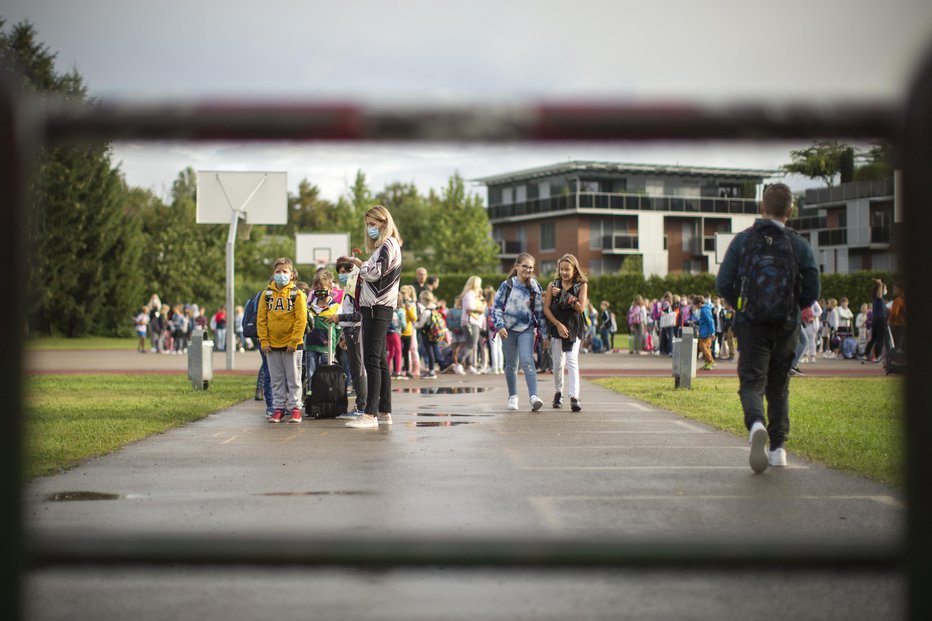 Fotografija: Popravni izpiti za osnovnošolce od 1. do 8. razreda bodo potekali od 26. junija do 9. julija, za dijake pa se bodo začeli 28. junija. FOTO: Jure Eržen/delo