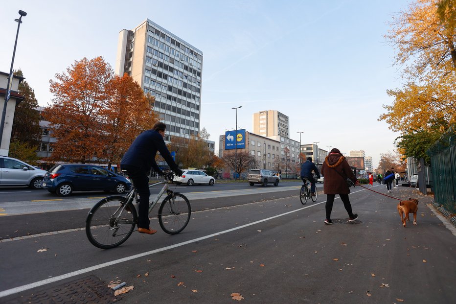 Fotografija: Priporočen obvoz bo označen. FOTO: Foto Nika Media