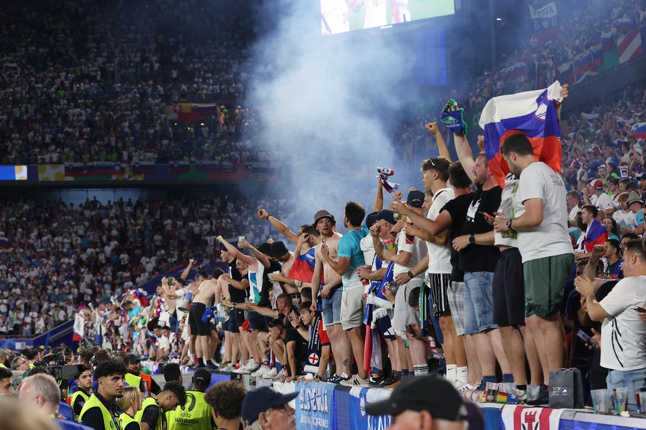 Fotografija: Nogometna tekma Slovenija in Anglija. Köln, Nemčija, 25. junij 2024 FOTO: Leon Vidic/delo