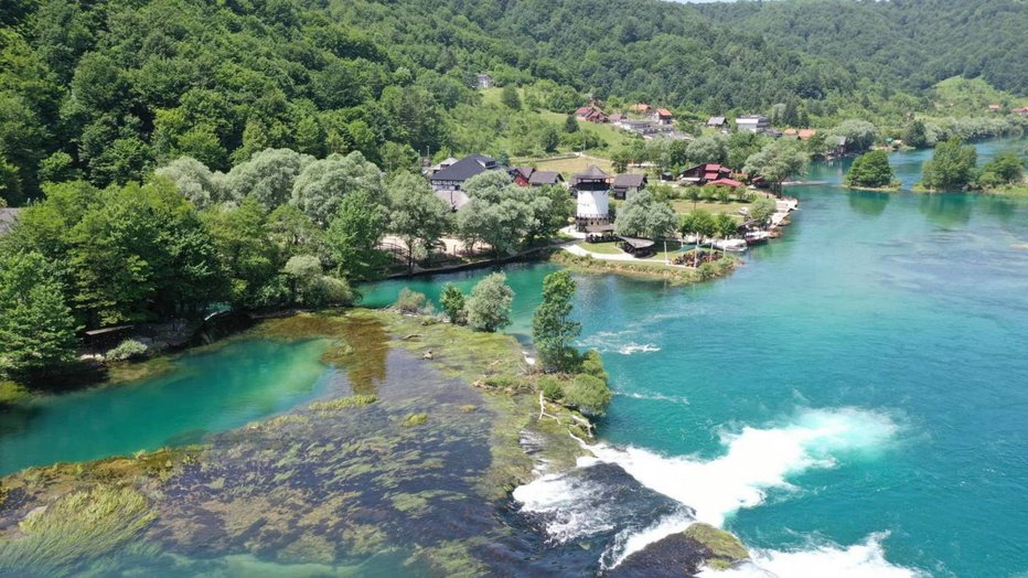 Fotografija: Čudovita lega naselja Natura Art je dodana vrednost timbildinga. Foto: Natura Art