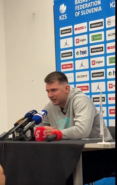 Fotografija: Luka Dončić sporoča, da Slovenija verjame v nogometaše. FOTO: Zaslonski Posnetek Omrežje X