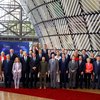 Premier Golob zamudil začetek vrha EU: to je razlog, da je manjkal na skupinski fotografiji (FOTO)