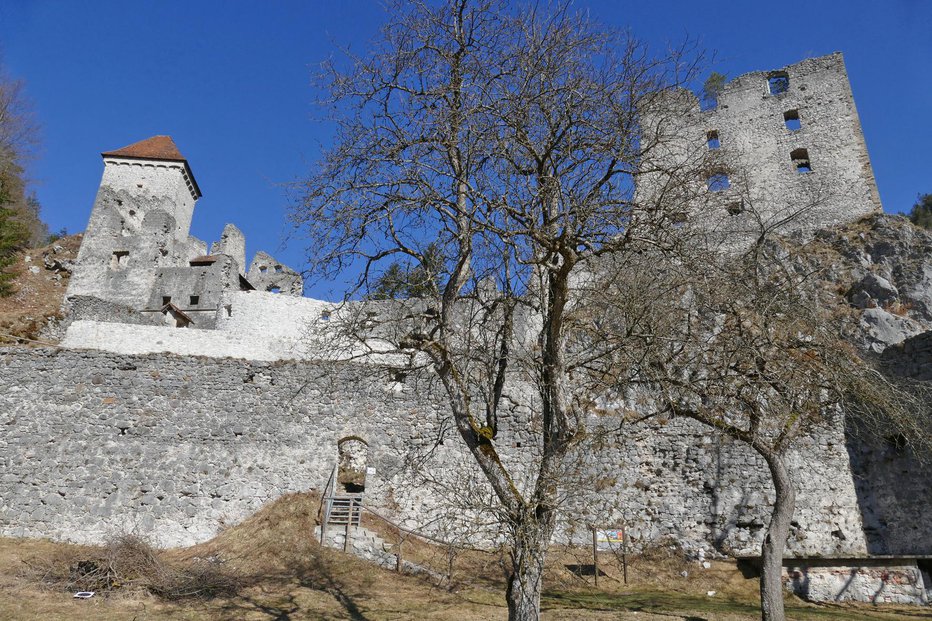 Fotografija: Ostanki gradu Kamen