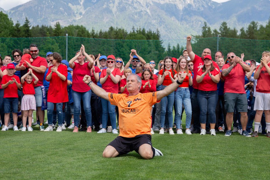 Fotografija: Vili je velik ljubitelj nogometa. FOTO: ARHIV GŠ BUČAR