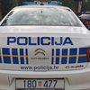 Policija v Biogradu po incidentu pridržala Slovenca: poglejte, kaj je kazal mimoidočim