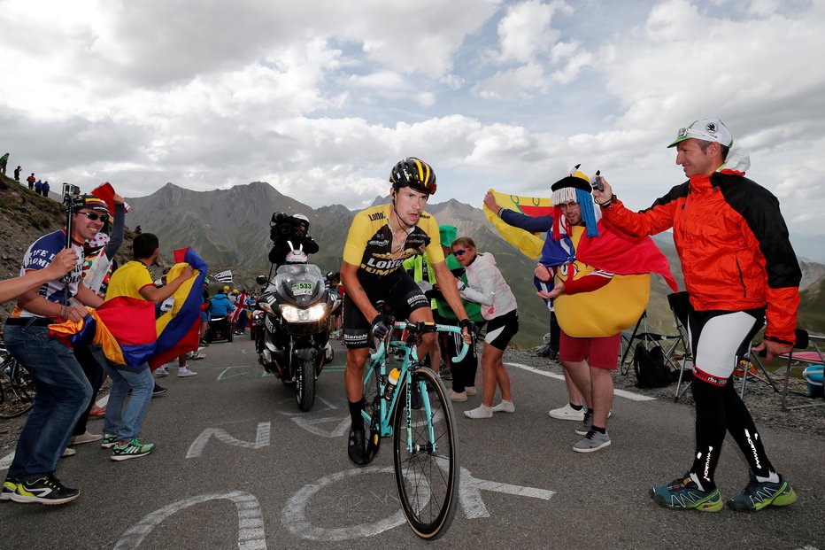 Fotografija: Primož Roglič si je leta 2017 na vzponu na Galibier tlakoval pot do prve slovenske etapne zmage na Touru. FOTO: Benoit Tessier/Reuters