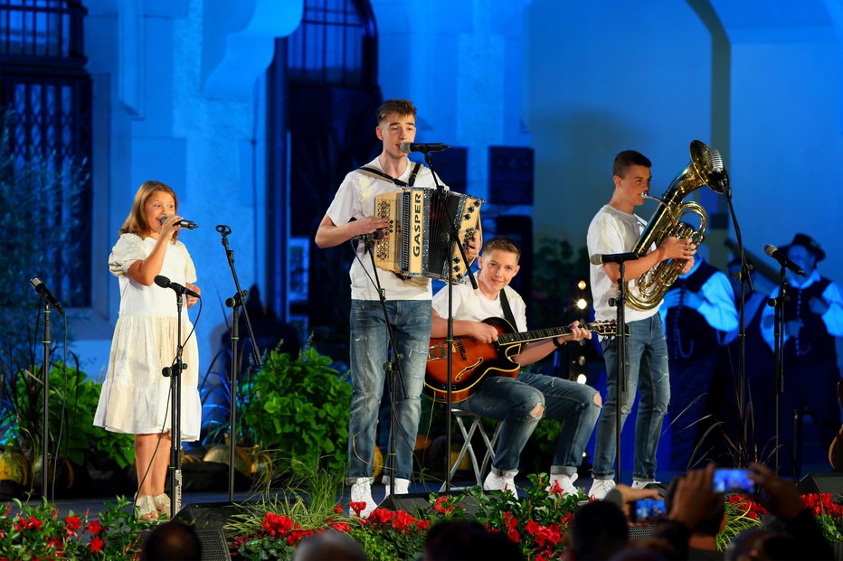 Fotografija: Ansambel Gašperja Mirnika je edini, ki je lani že bil na festivalu v Števerjanu, pa tudi na Ptuju. FOTO: Črtomir Groznik