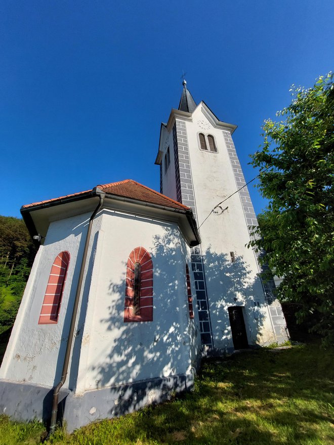 Prvotna cerkev je bila zgrajena že v 10. stoletju.