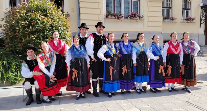 Folkloristi iz Bazovice na hrvaški Reki