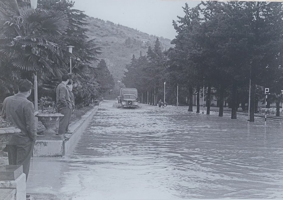 Fotografija: Portorož leta 1963 pred hotelom Palace VIR: Razstava