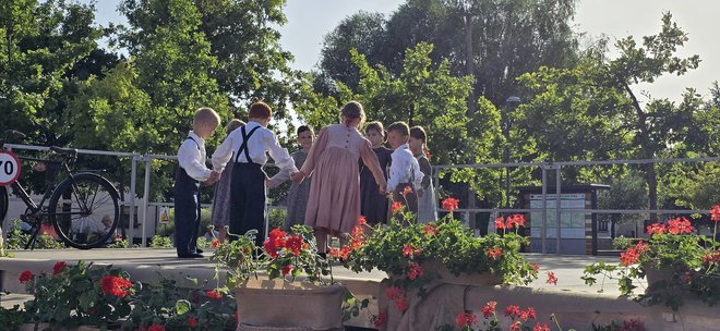 Še posebno jih veseli podmladek otroške folklore v vrtcu in OŠ Miška Kranjca Velika Polana.