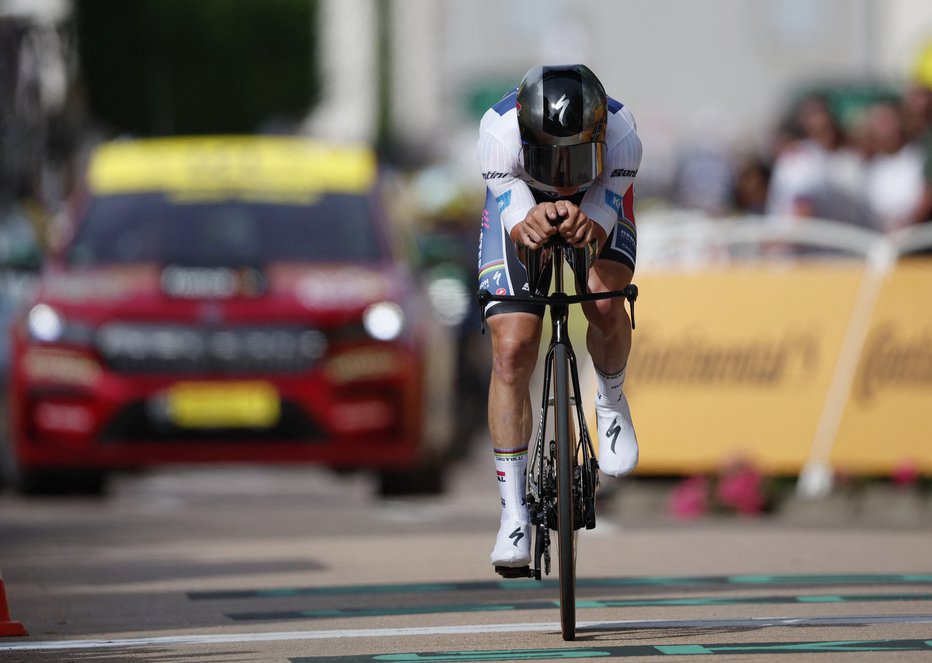 Fotografija: Remco Evenepoel je pokazal, zakaj je svetovni prvak v vožnji na čas. FOTO: Stephane Mahe/Reuters