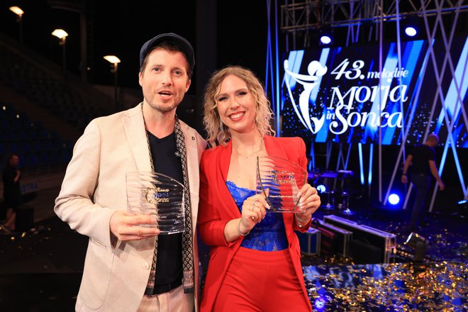 Dobitnik nagrade MMS bodočnost, Dominik Bagola – Balladero s pesmijo Kantina in dobitnica nagrade za obetavno avtorico Martina Zerjal