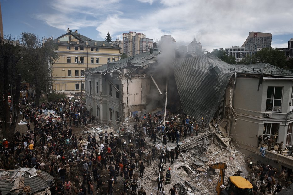 Fotografija: Bolnišnica Ohmatdyt v ruševinah. FOTO: Thomas Peter Reuters