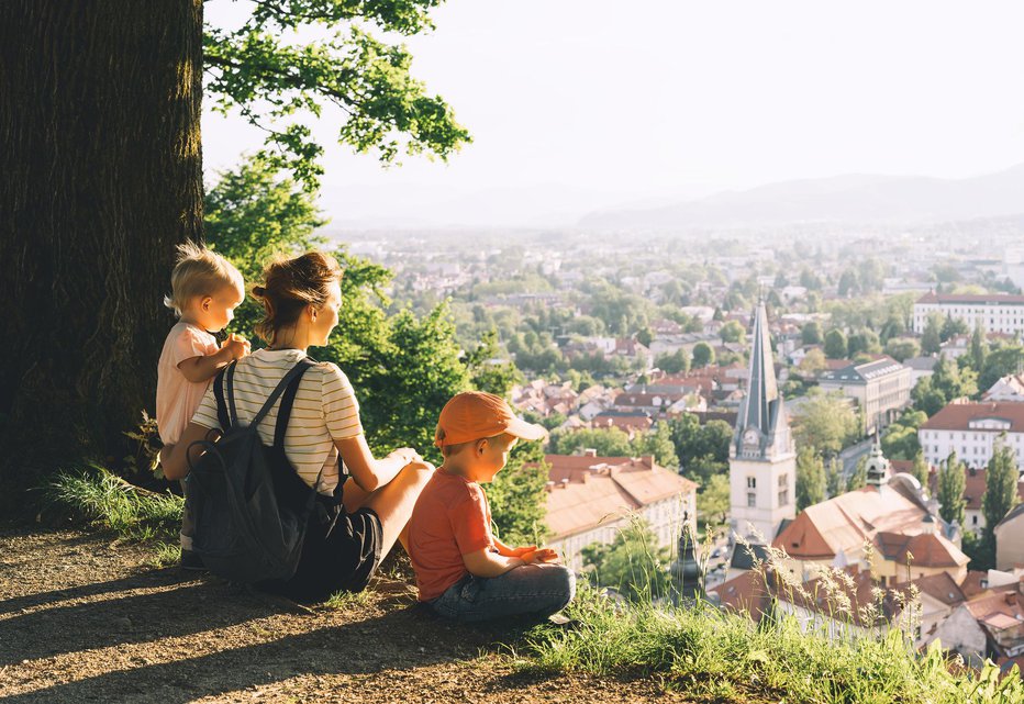 Fotografija: Kakovost življenja je pri nas veliko boljša kot v ZDA, je prepričana mlada mama. FOTO: Nataliaderiabina/Getty Images