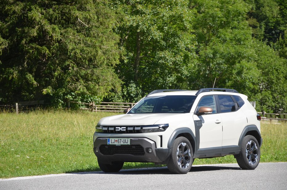 Fotografija: Duster je uspešni suv, ki tudi v novi generaciji meri na veliko kupcev. FOTO: Gašper Boncelj