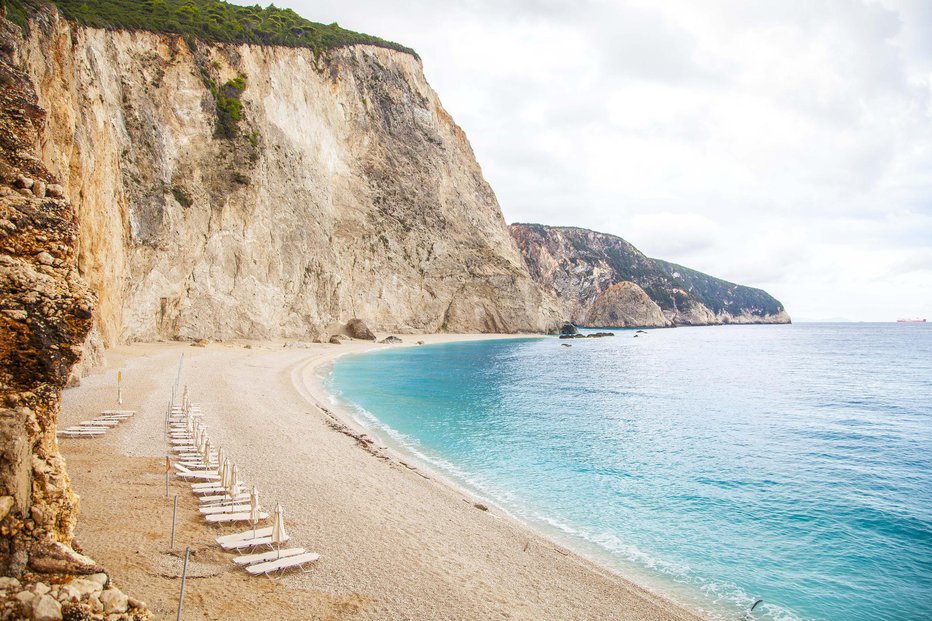 Fotografija: Plaže Porto Katsiki na otoku Lefkas letos nekateri žal ne bodo videli. FOTO: Dianapostolachi/Getty Images