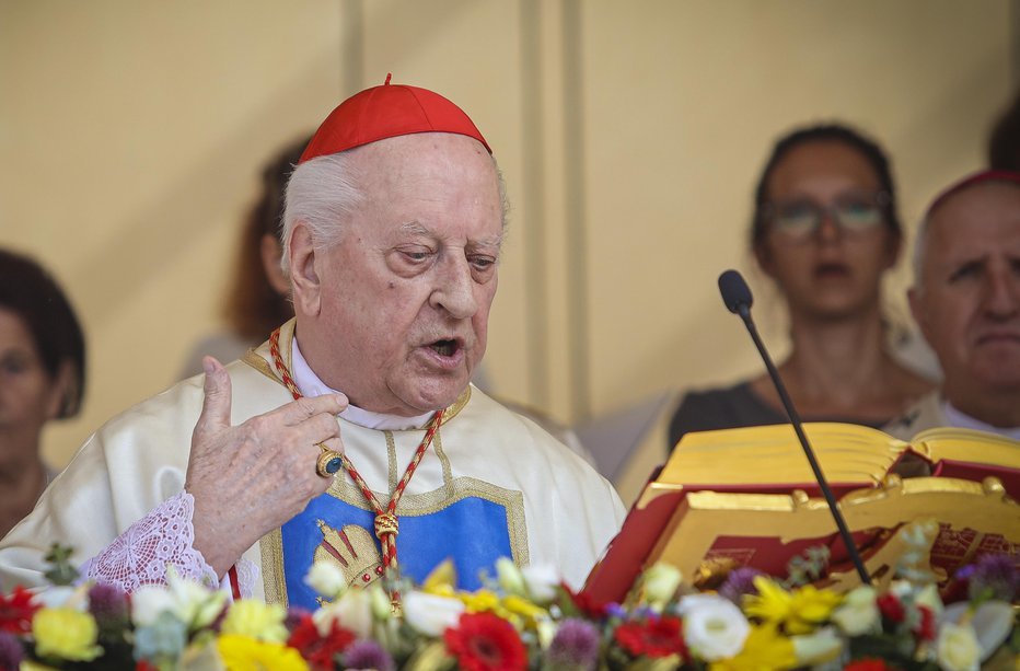 Fotografija: Kardinal Rode žaluje, umrla je njegova sestra. FOTO: Jože Suhadolnik