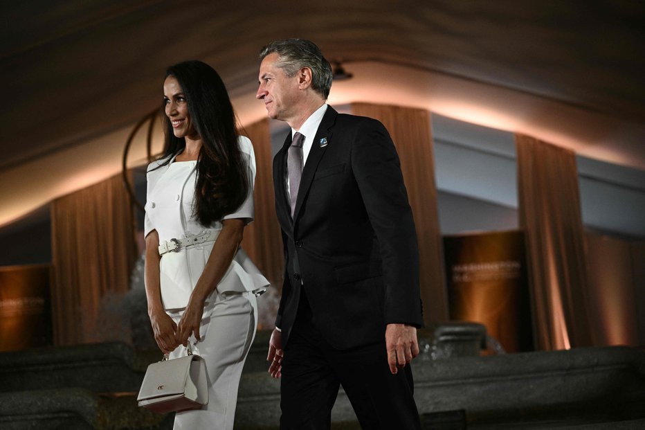 Fotografija: Tina Gaber in Robert Golob FOTO: Brendan Smialowski Afp