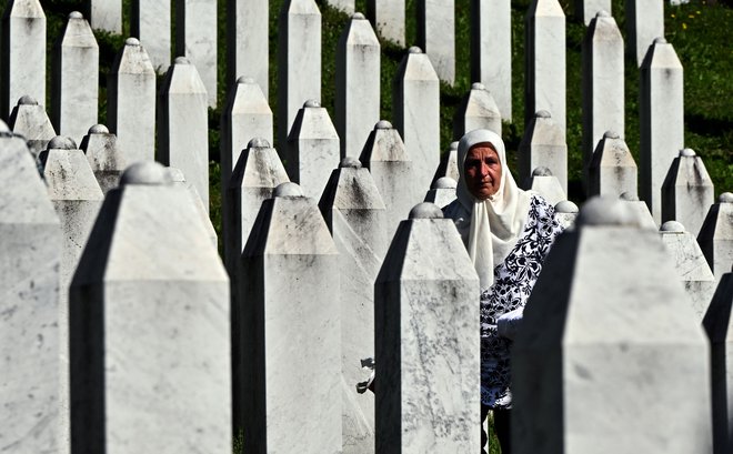 11. julija 1995 so bosanski Srbi zagrešili nekaj, česar človeštvo ne sme pozabiti.