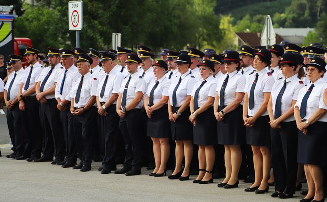 Jubilejni zbor je požlahtnilo tudi sto gasilk in gasilcev Zgornje Savinjske doline.