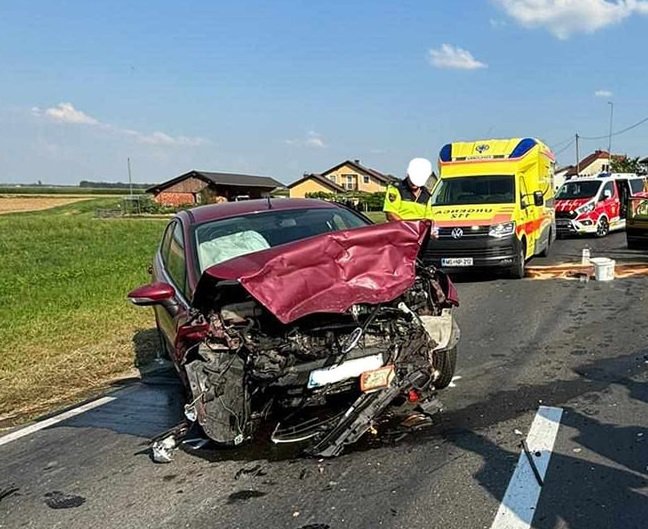 Fotografija: V nesreči je voznik izgubil življenje. FOTO: Pgd Ljutomer