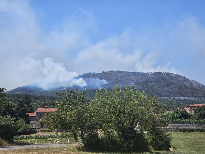 Fotografija je posneta iz Škrbina, iz sprejemnega mesta. FOTO: Aleksander Brudar