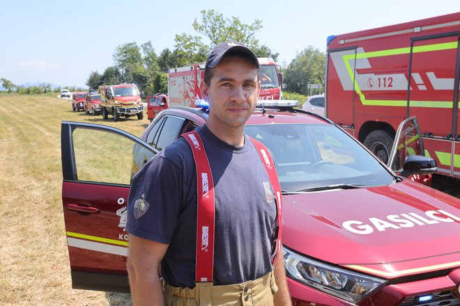 Matej Kocjančič z Obalne gasilske zveze Koper je z veseljem prišel pomagat domačim gasilcem.