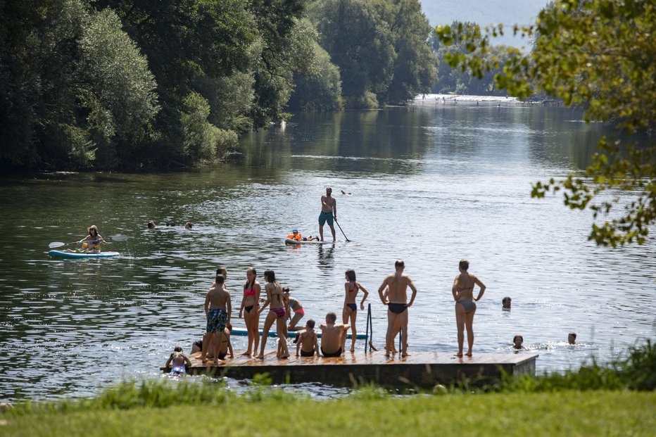 Fotografija: Podzemelj. FOTO: Voranc Vogel