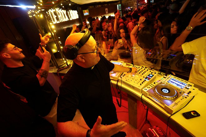 Njegovega festivala v domačem kraju se je udeležilo na stotine mladih in starih. FOTO: Pedro Nunes/Reuters