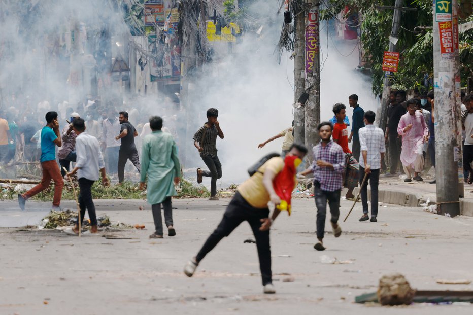 Fotografija: Nasilje v državi je obsodil visoki komisar ZN za človekove pravice. FOTO: Mohammad Ponir Hossain Reuters