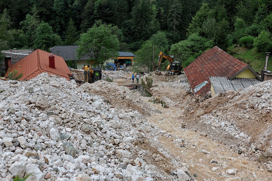 Fotografija: Grozljiv pogled na posledice petkovega divjanja narave v Podlebelci FOTO: Blaž Samec