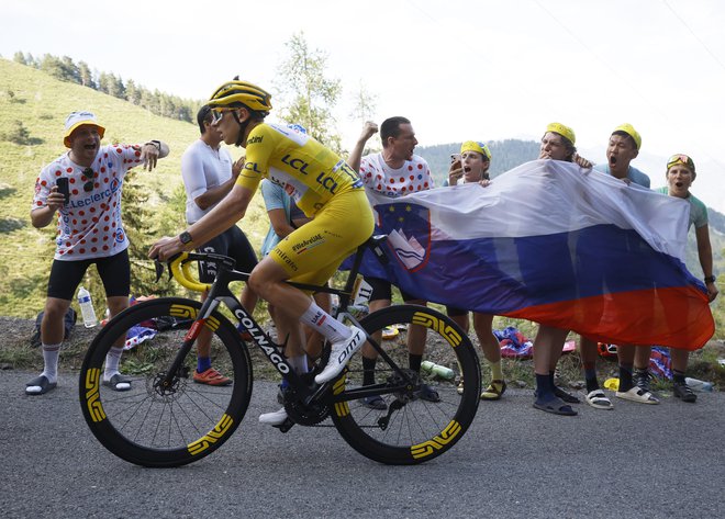 Na tisoče rojakov ga je spremljalo na sklepnih etapah Toura. FOTO: Stephane Mahe/Reuters