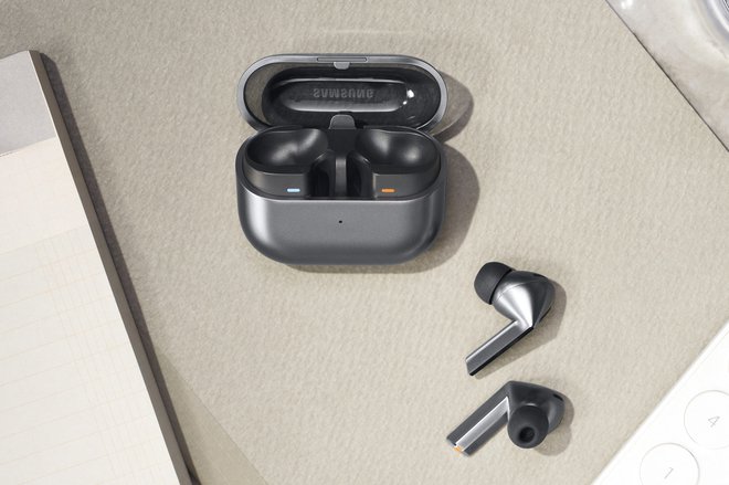 Slušalke galaxy buds 3 pro se tudi ponašajo z umetno inteligenco. FOTO: Samsung