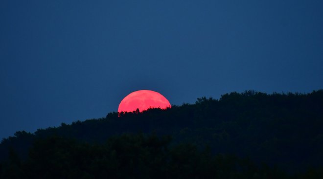 Luna, ki jo je ujel naš bralec. FOTO: Egon Cokan