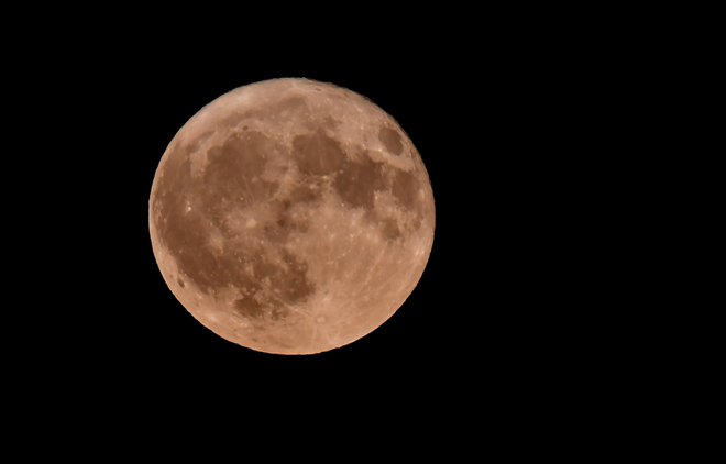 Luna, ki jo je ujel naš bralec. FOTO: Egon Cokan