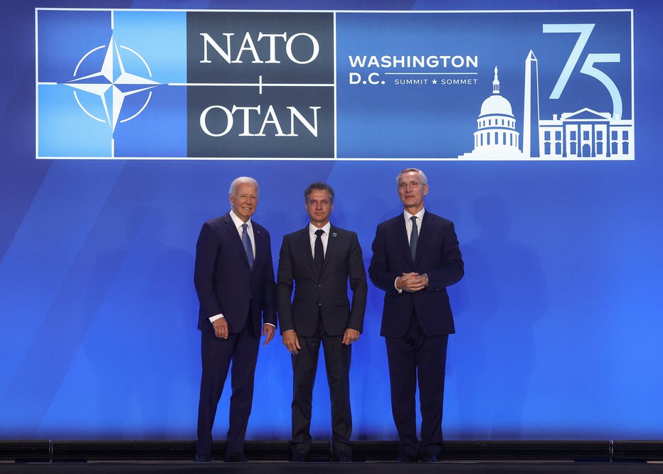 Fotografija: Robert Golob, Joe Biden in Jens Stoltenberg. FOTO: Yves Herman Reuters