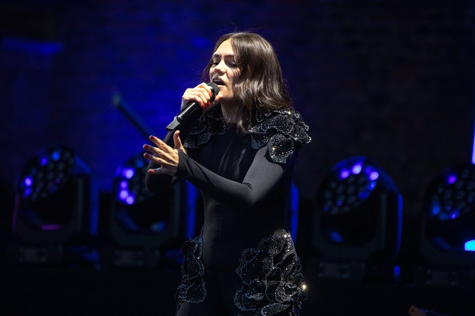 Fotografija: Pevka Jessie J je dobila nekaj odgovorov na vprašanja o sebi. FOTO: Profimedia