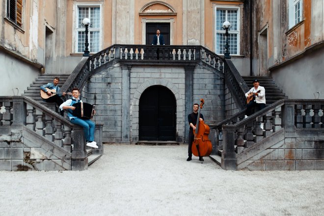 Videospot za balado so ustvarili na gradu Štatenberg. Foto: Sven Martič