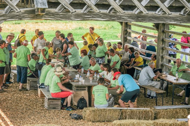 Pod kozolcem kot nekoč Foto: Gašper Ogrinc