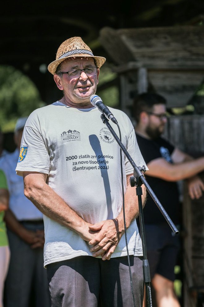 Gospodar Stane Okorn je bdel nad setvijo in žetvijo. Foto: Gašper Ogrinc